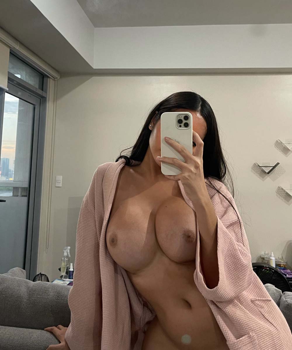 Angela Castellanos naked in Medina