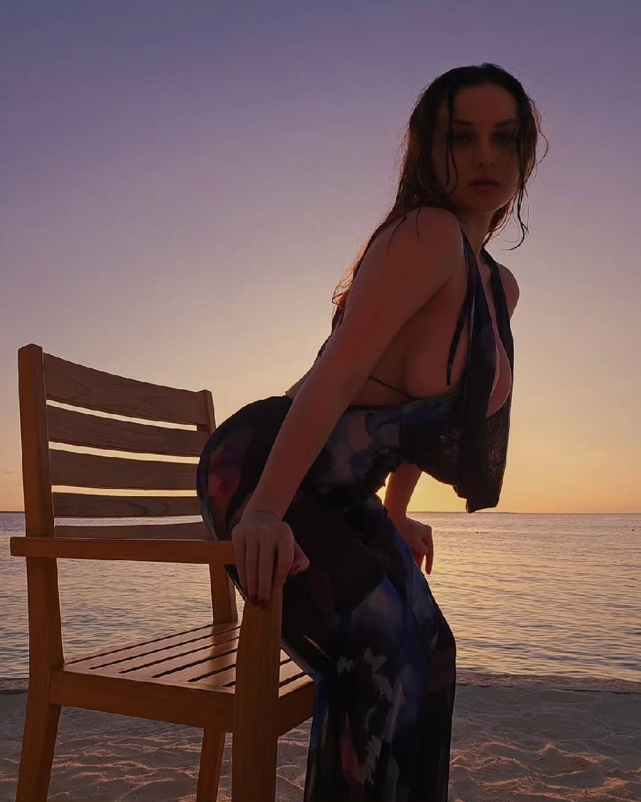 Sexy girl Miranda Faith nude in Medina