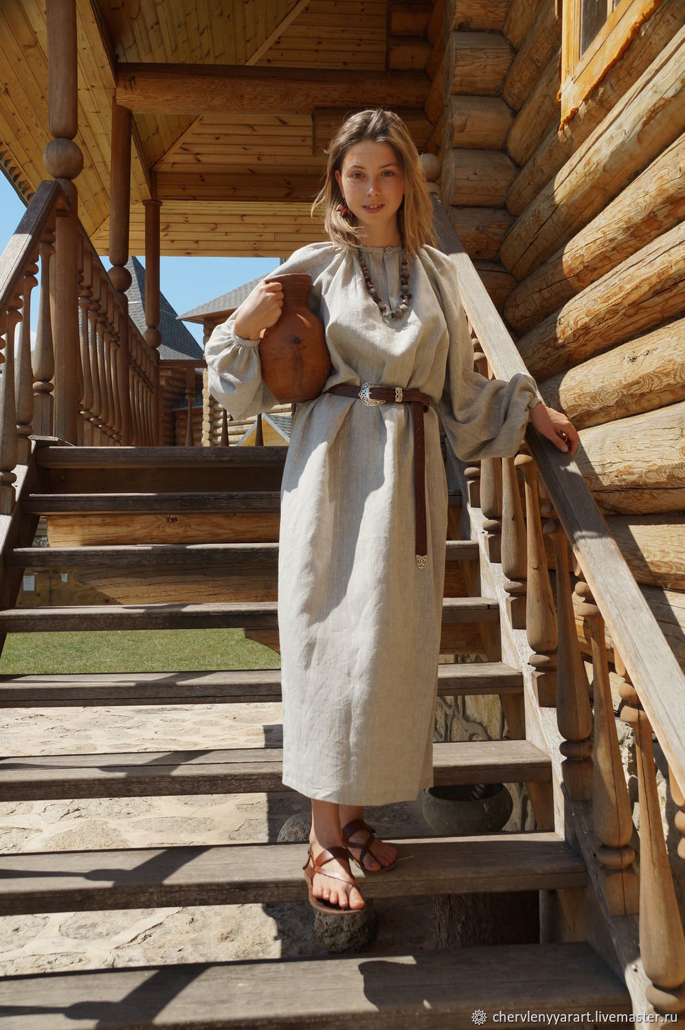 Girls in Slavic costumes in Medina