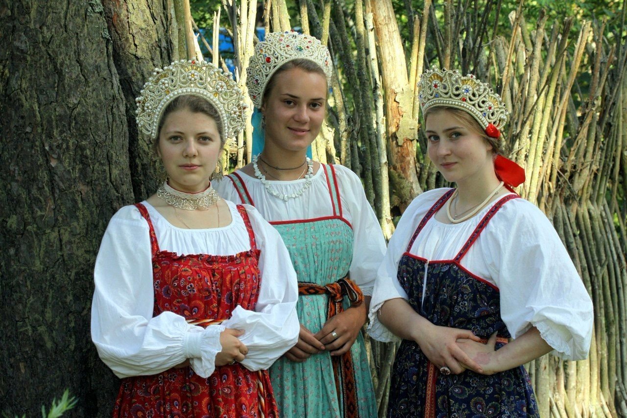 Sexy model Girls in Slavic costumes in Medina
